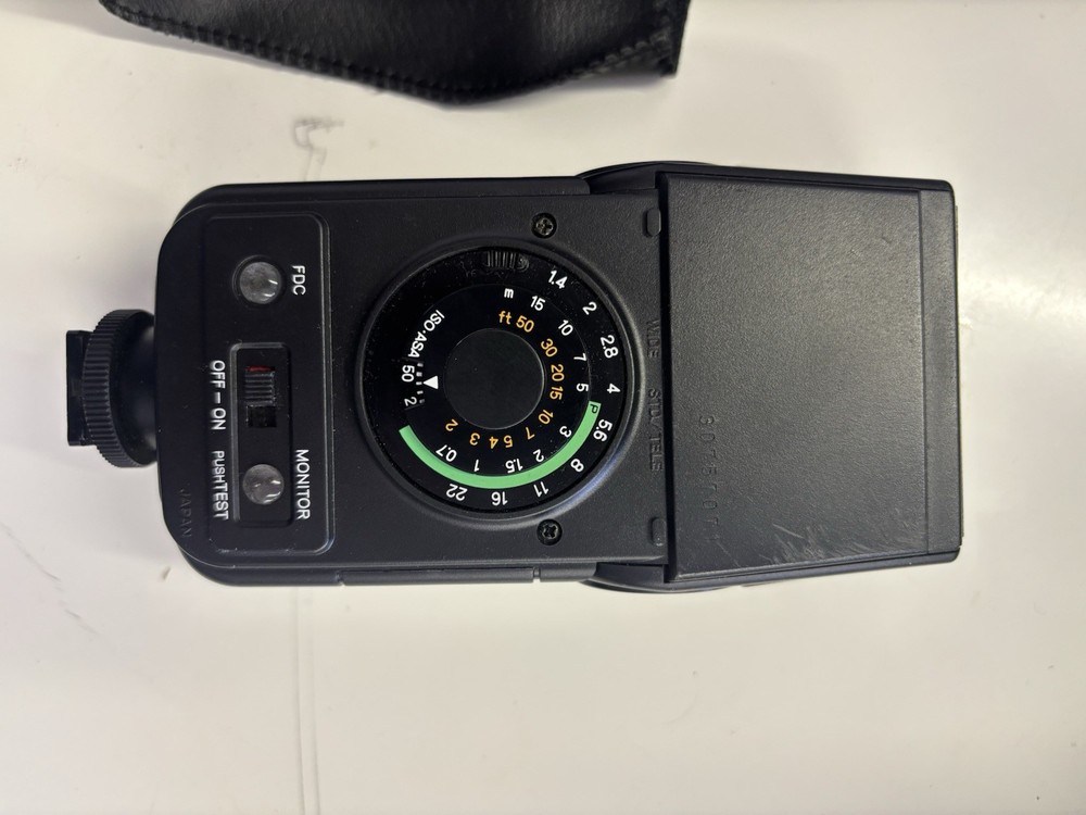 Minolta Auto 132PX Flash with Case (#20368)