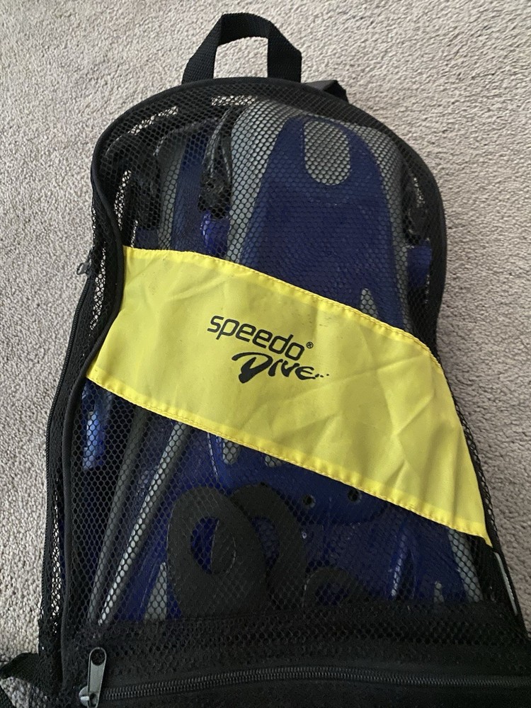 Speedo DIVE Mesh Black Backpack With 20' ADJUSTABLE Flippers & Snorkel Combo