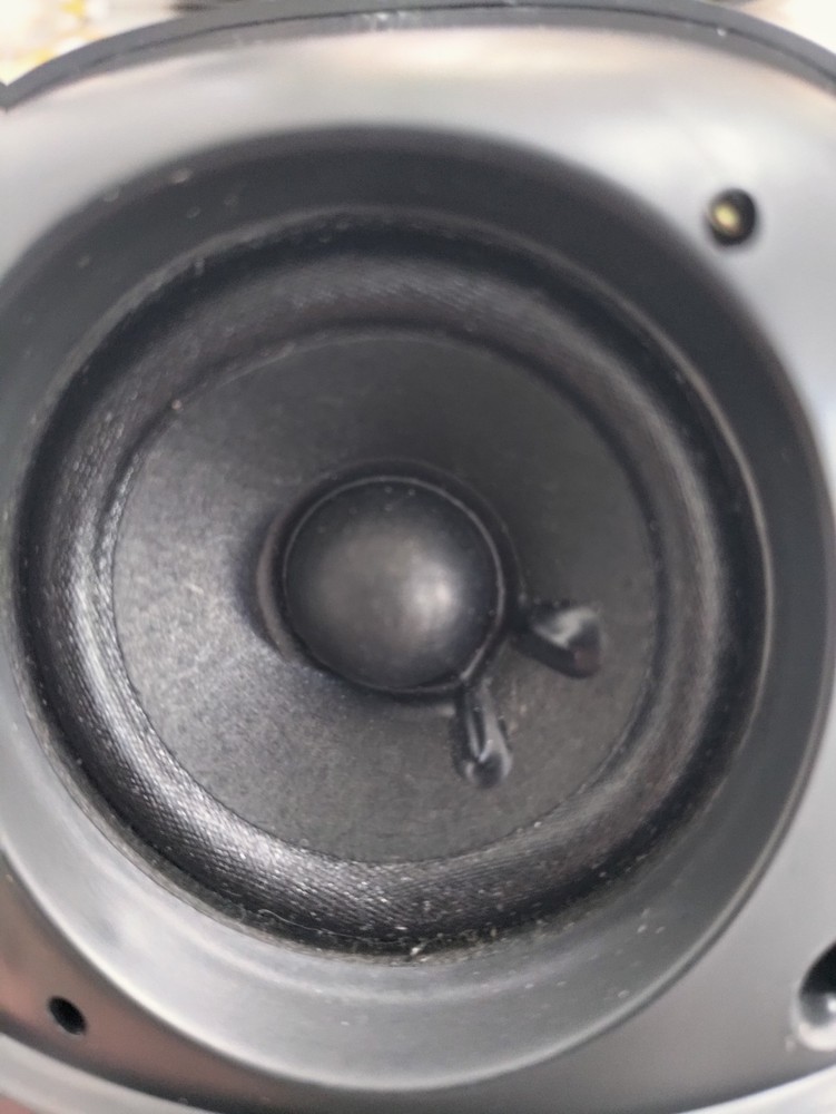 2 Logitech Z-640 Computer System Speakers Yellow & Blk Tested Read Description