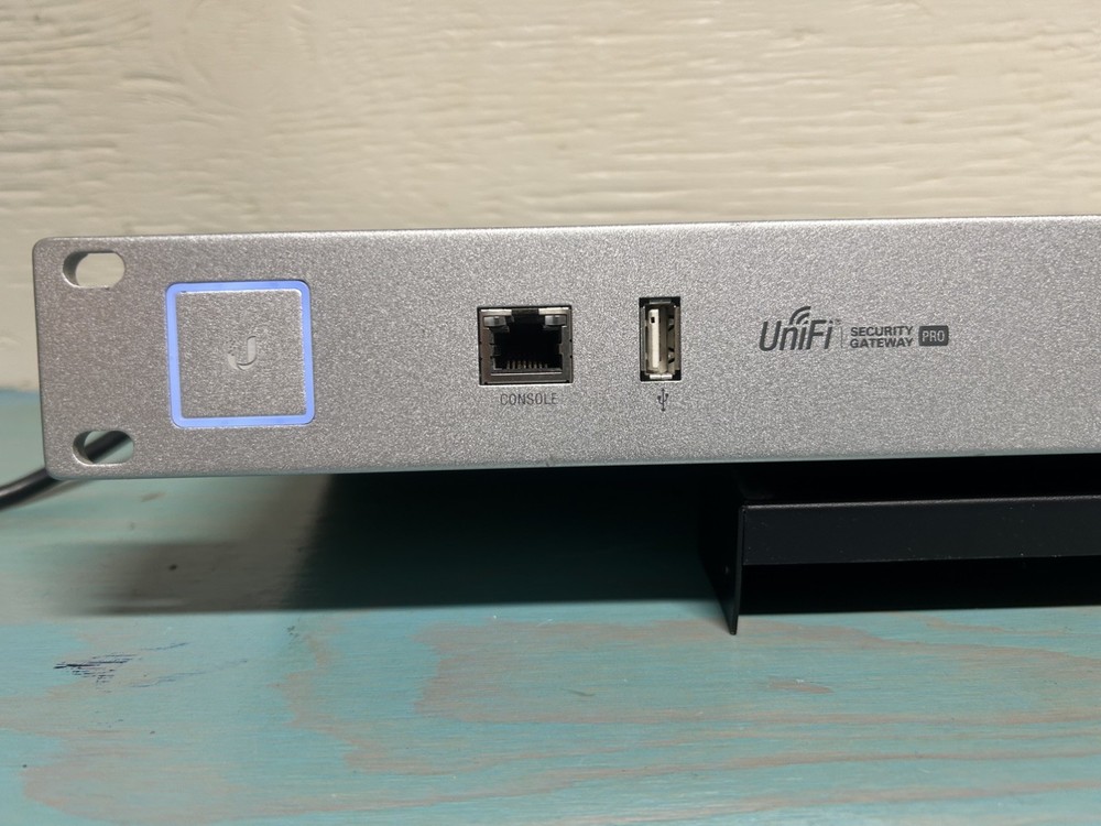 Ubiquiti Security UniFi Security Gateway Pro USG-PRO-4