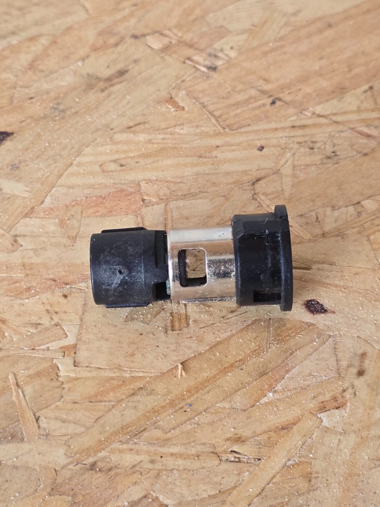 2005 Nissan Armada 12 Volt Power Outlet Lighter Socket Protector ASCD 253369B92A