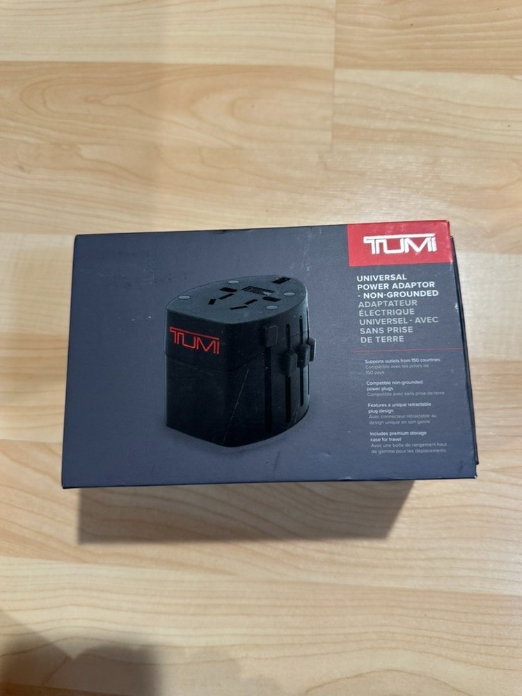 TUMI Universal USB Power Adaptor Non Grounded Black New Open Box