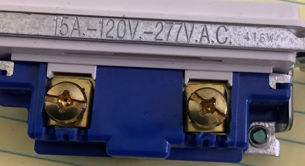 DECORA 4 USED WHITE STYLE 1 POLE 15A PADDLE SWITCH Legrand Pass & Seymour