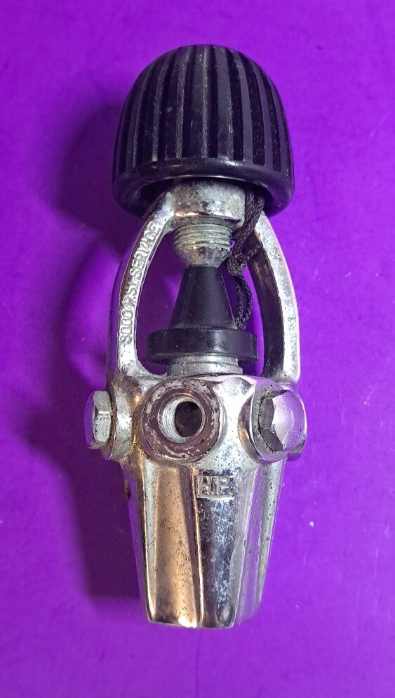 Aqua Lung Aquarius First Stage Regulator Yoke