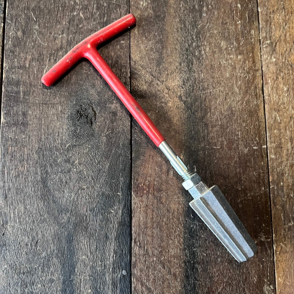 T-Handle Sprinkler Riser Extractor Tool