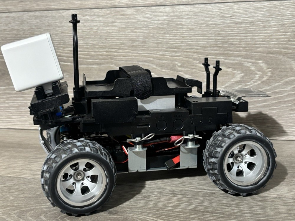 AWS DeepRacer Fully Autonomous 1/ 18th Scale Race Car ONLY for Developers