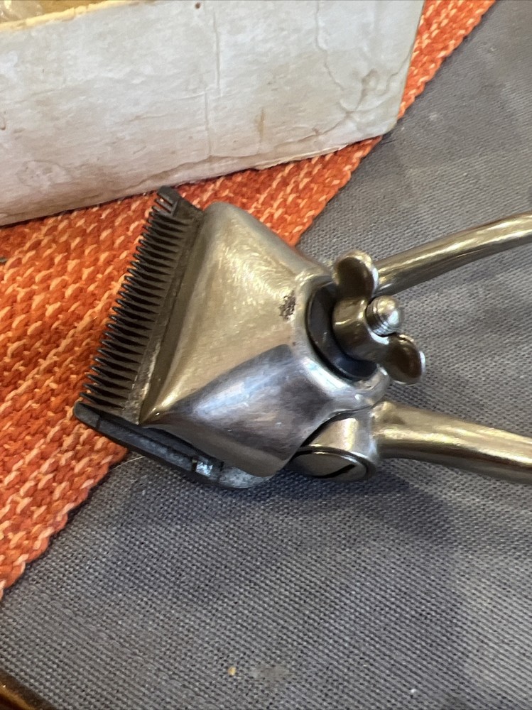 VINTAGE- BARBER'S SET- INCLUDES ORIGINAL HAND OSTER CLIPPER BOKER SCISSORS