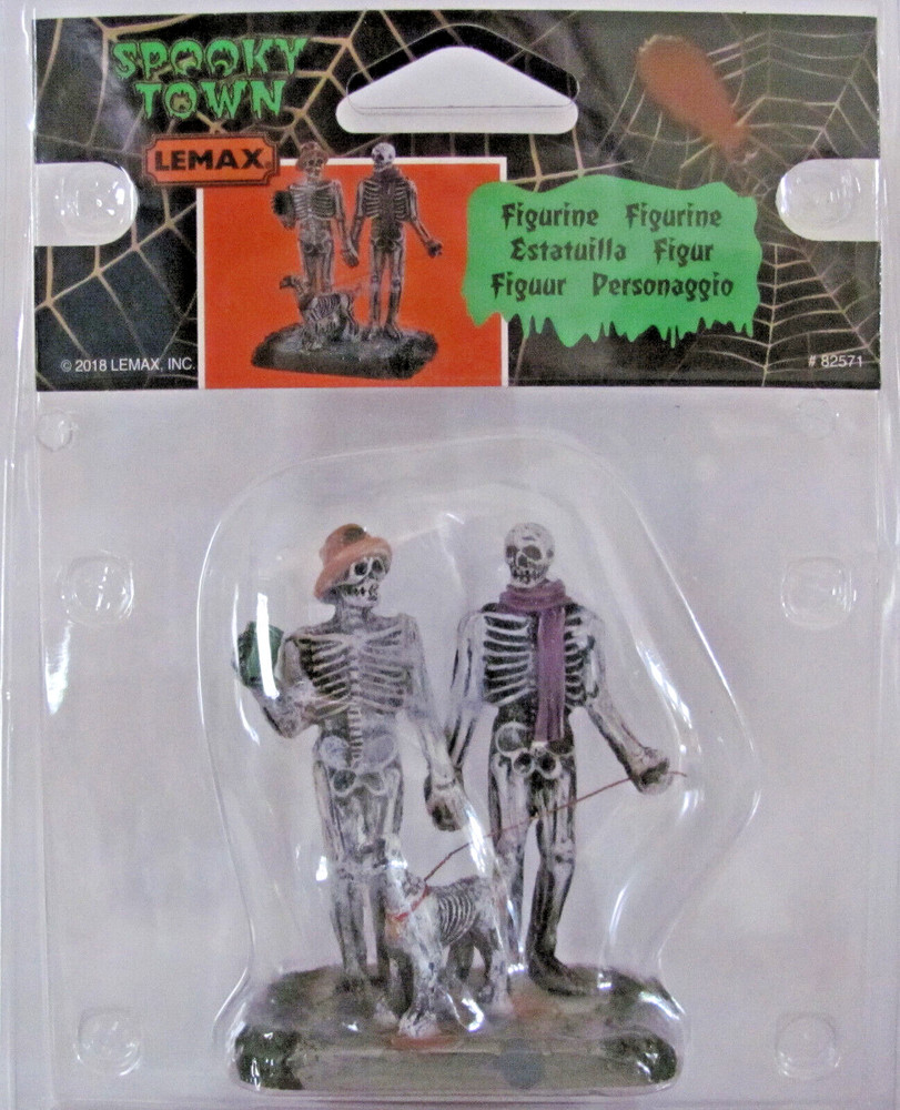 Lemax Spooky Town Figurine - Moonlight Stroll #82571