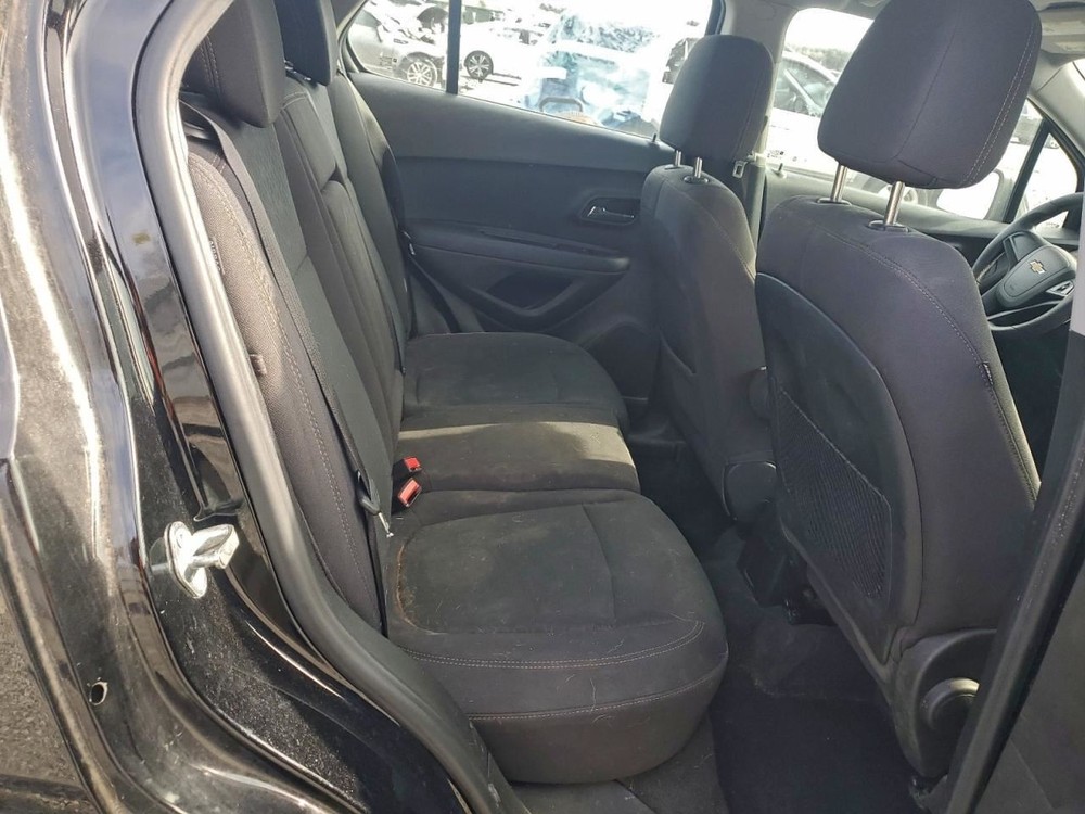 TRAX 2017 Glove Box 4946312