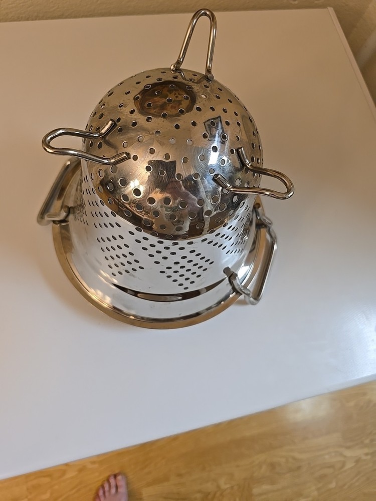 Cylinder Colander old design H 7,,5" W on Top 9"