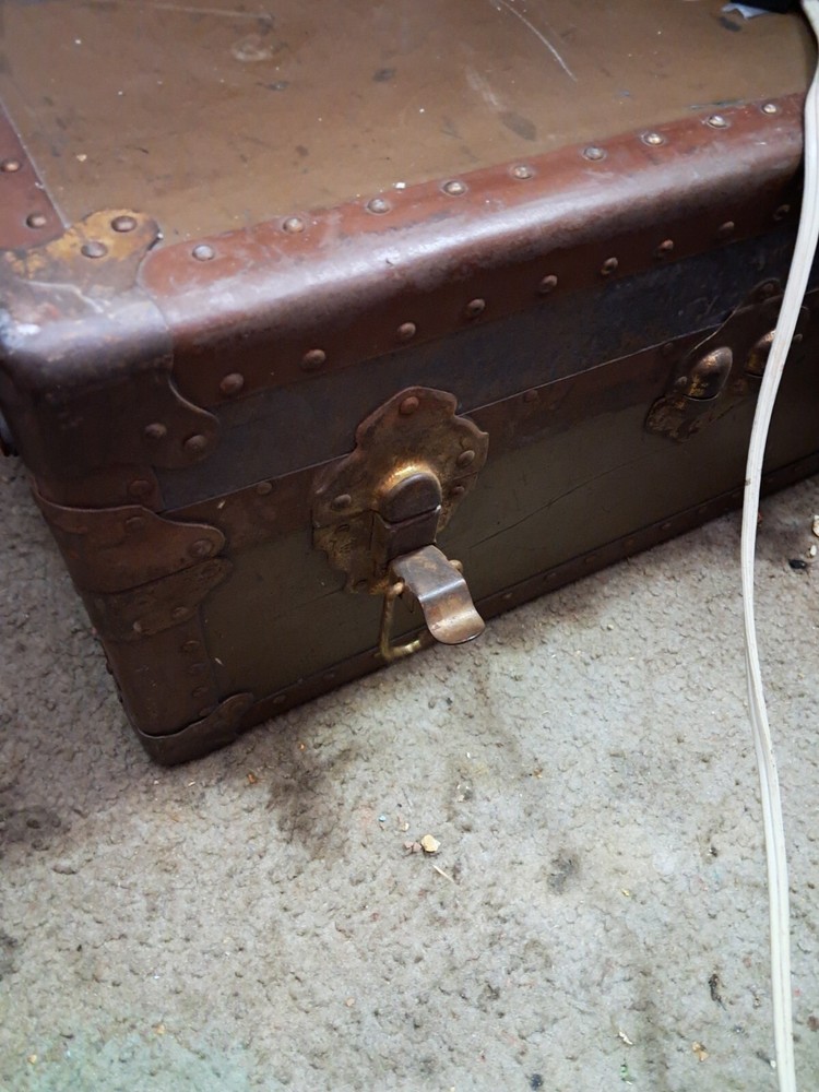 Vintage Steamtrunk Suitcase