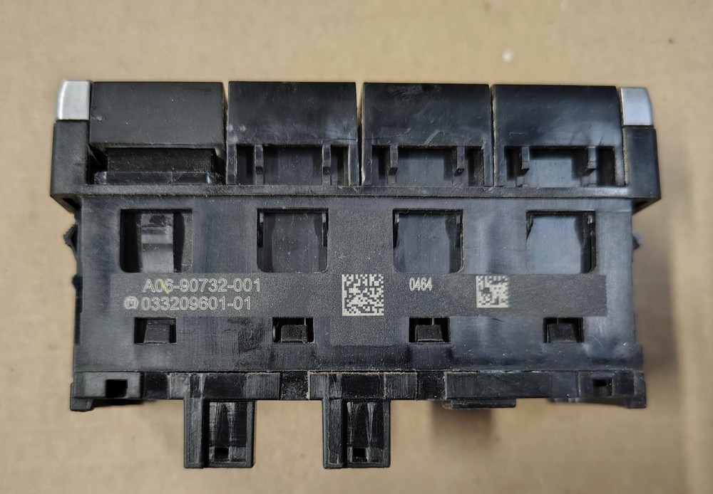 A06-90732-001 MODULE - MODULAR SWITCH FIELD, 4 SWITCH RECEPTACLE, CHROME, P4