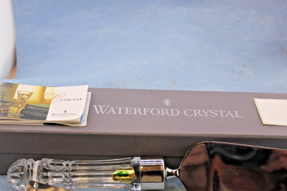 WATERFORD CRYSTAL OFFSET WEDDING CAKE SERVER