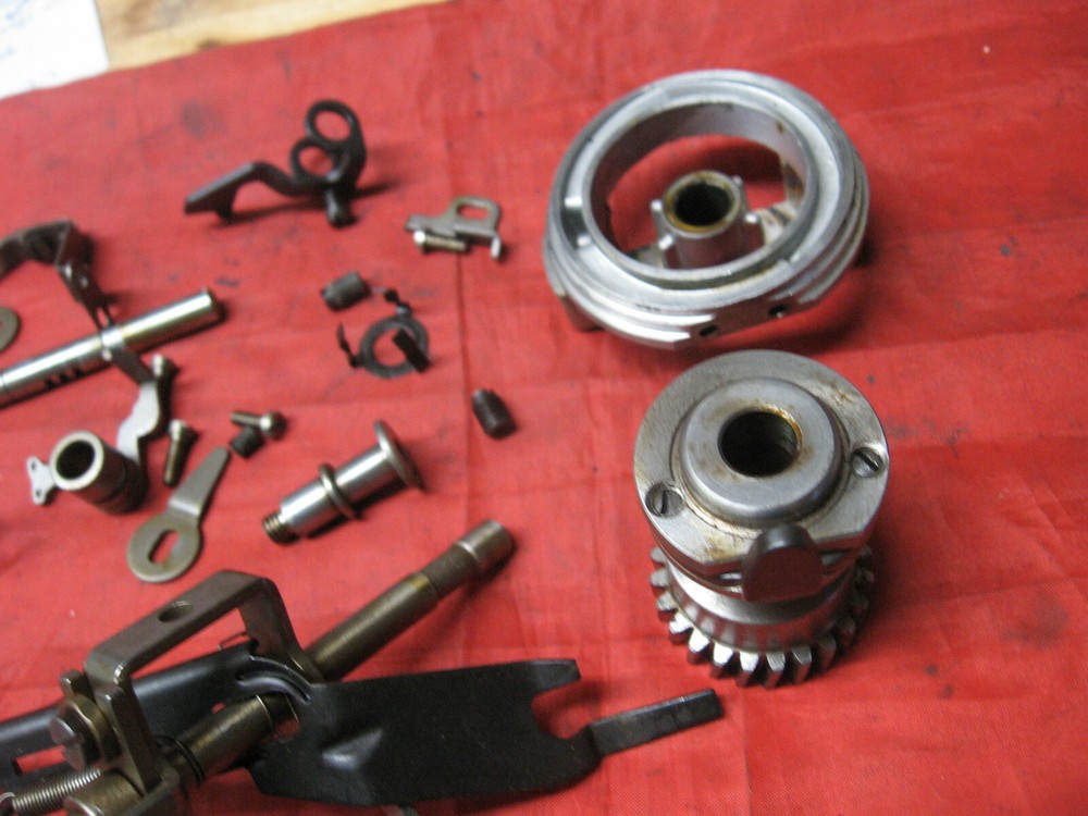 Singer 603E Sewing Machine Top Hat Cam Stack Selector Levers