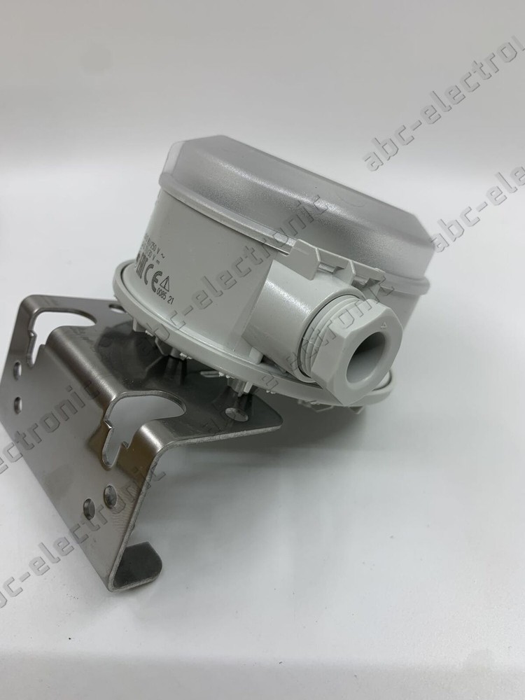 1PCS NEW 604.9110030 pressure switch