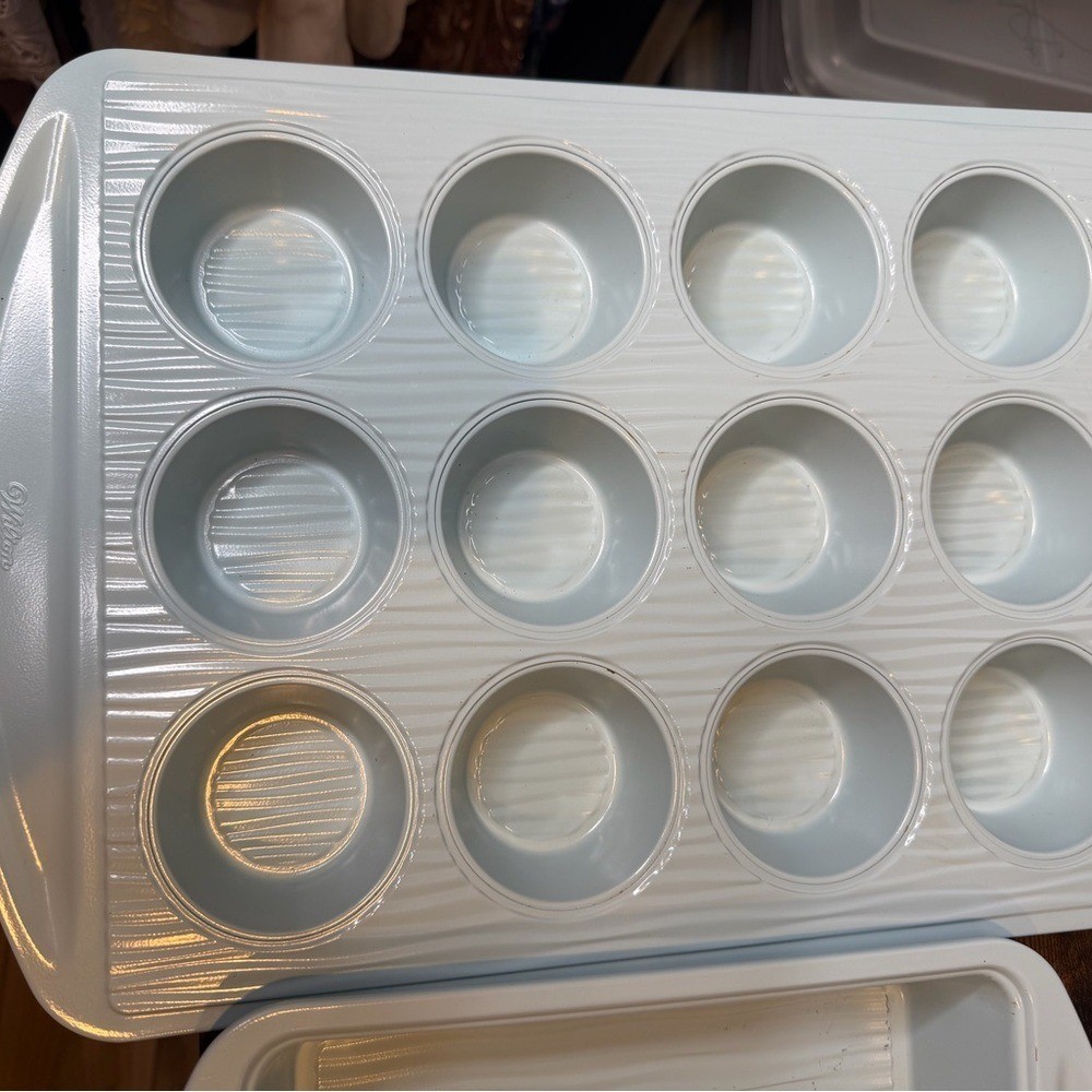 Wilton Texturra Performance Non-Stick Bakeware Set of 3