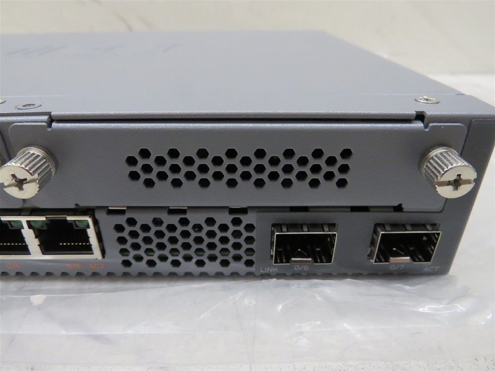 Open Box Juniper Networks Security Services Gateway SRX320-SYS-JB