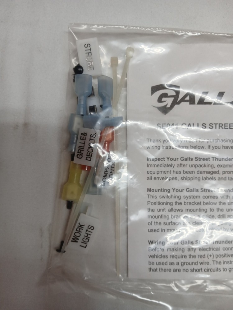 Gall's 6 function switch panel for emergency vehicle lighting