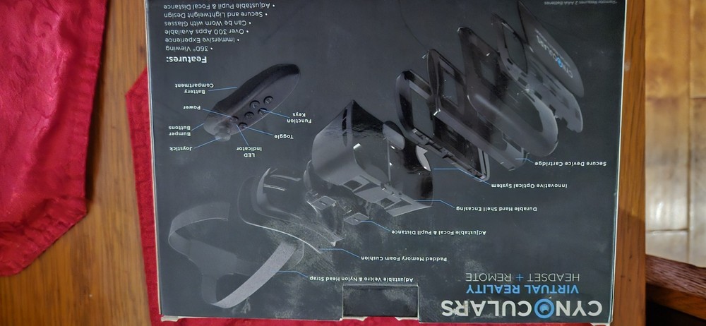 Cynoculars Virtual Reality Headset with Wireless Remote