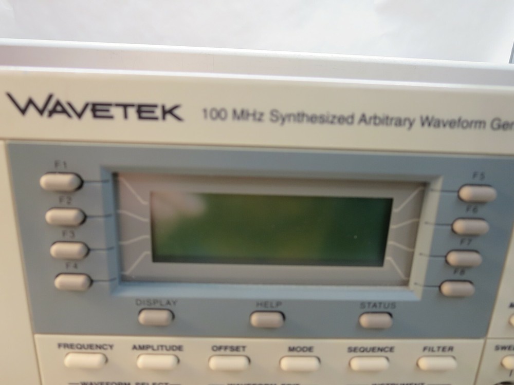 Wavetek,Mod: 395,100 MHZ Synthesized Arbitrary Waveform Generator,Unit Powers On