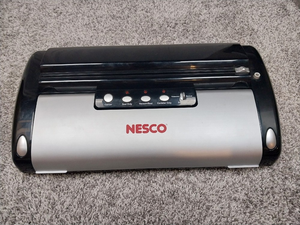 NESCO VS-02 Food Starter Kit w Automatic Shut-Off EUC Tested And Working