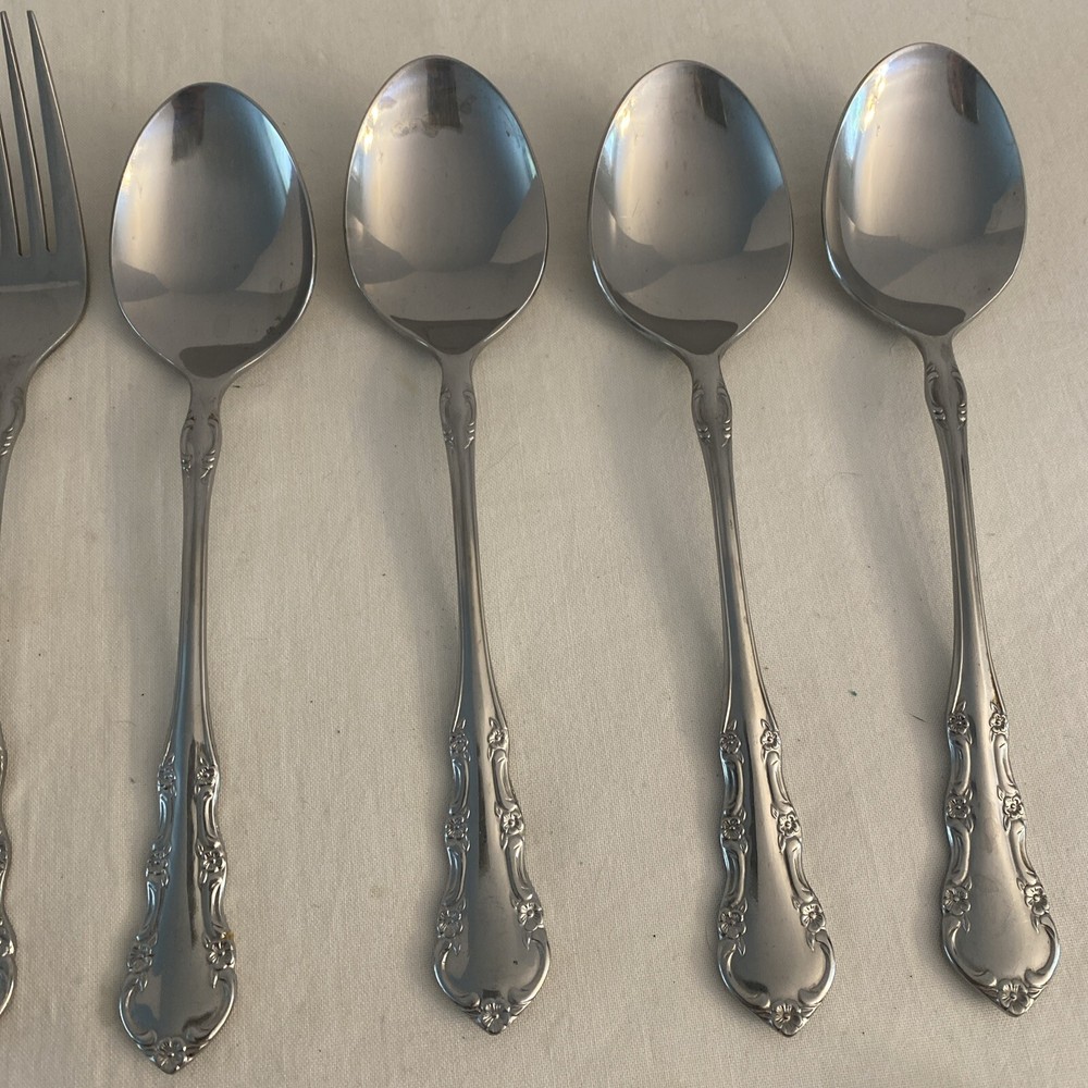 Select Stainless Flatware Korea Rose 20 Pieces Replacement Floral Flowers