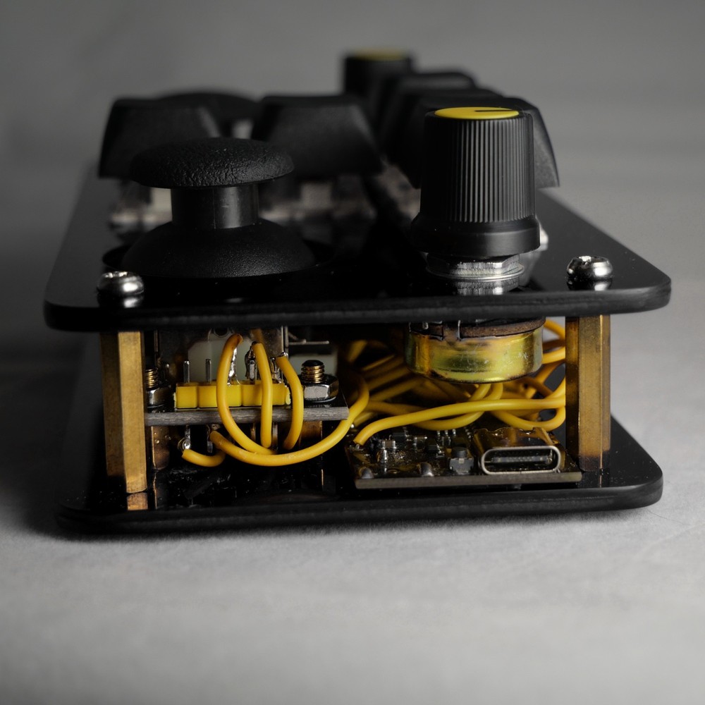 madMidi Acrylic Wireless Midi Controller