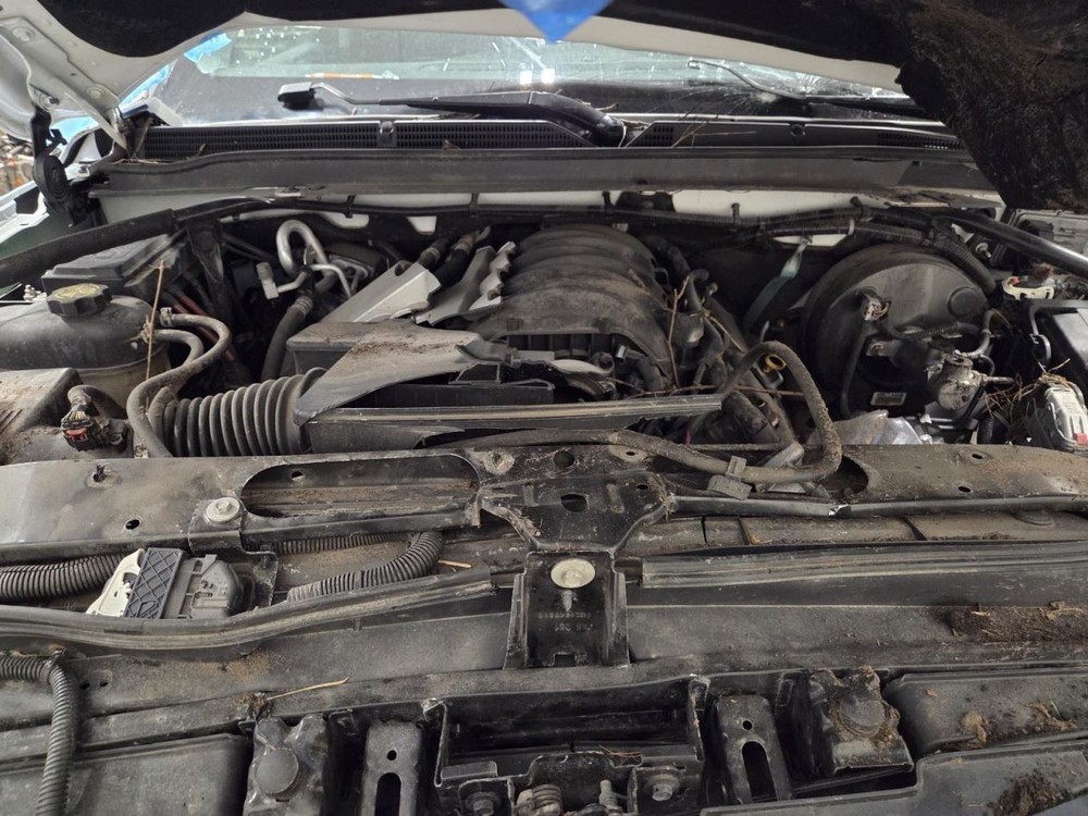 Fuse Box Engine Fits 15-20 ESCALADE 1540797