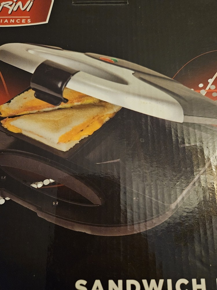 NEW-Parini Electric Sandwich Maker Non Stick Surface Indicator - Portable -1D