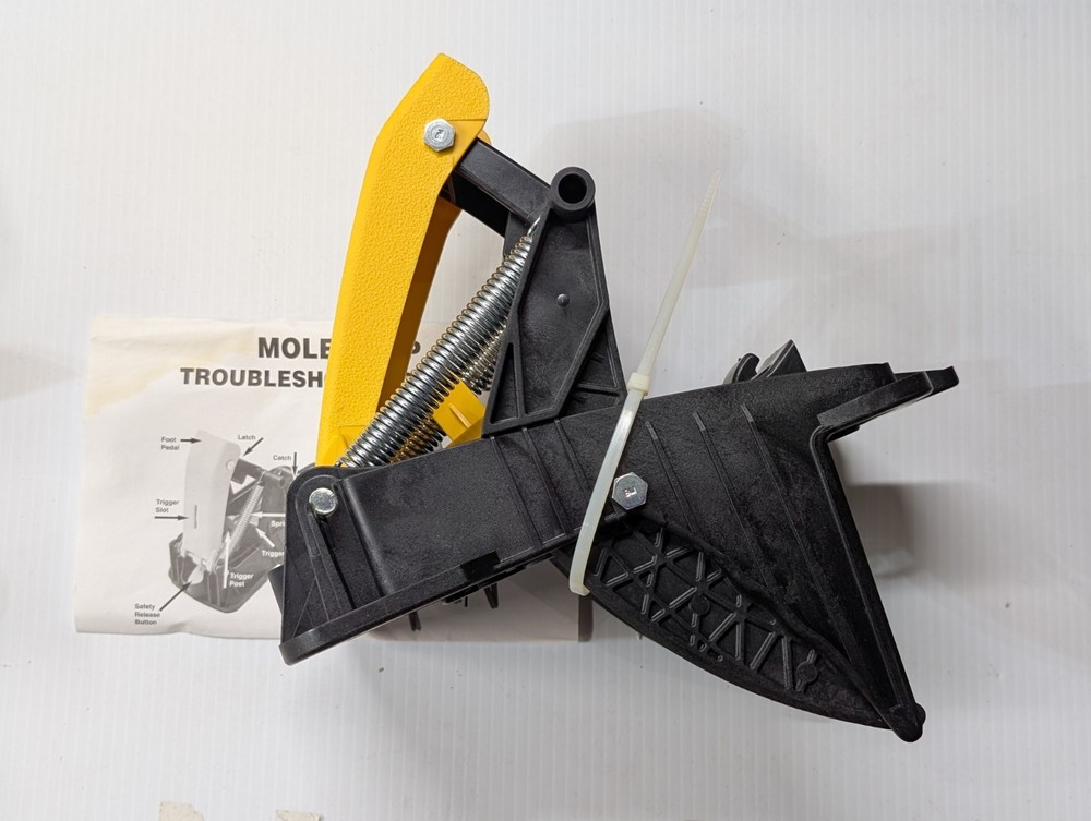 TOMCAT Mole Trap - 1 Pack. New.