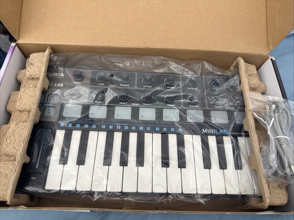 Arturia Minilab  25-key Controller USED