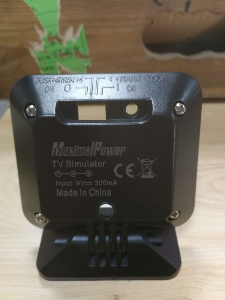 MaximalPower Fake TV Simulator Extra Bright LED Light & Timer (UL Certified)