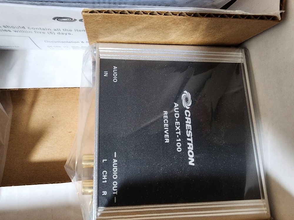 Crestron AUD-EXT-100 Transmitter and Receiver Audio over CAT5 Extender Open Box