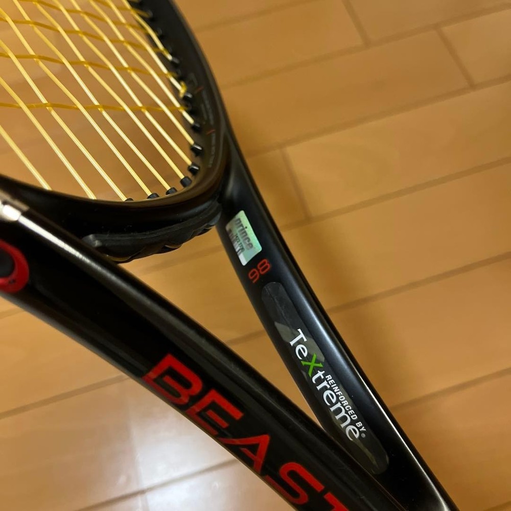 Prince BEAST 98 tennis racket