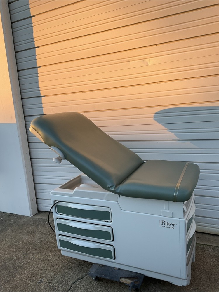 Midmark Ritter 204 Exam Table 204