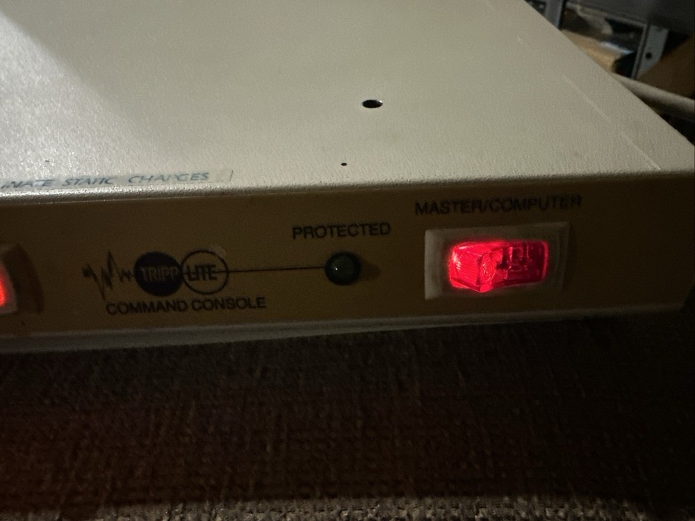 Tripp Lite CCI 6-12 Transient Voltage Surge Suppressor 6-Outlet Command Console