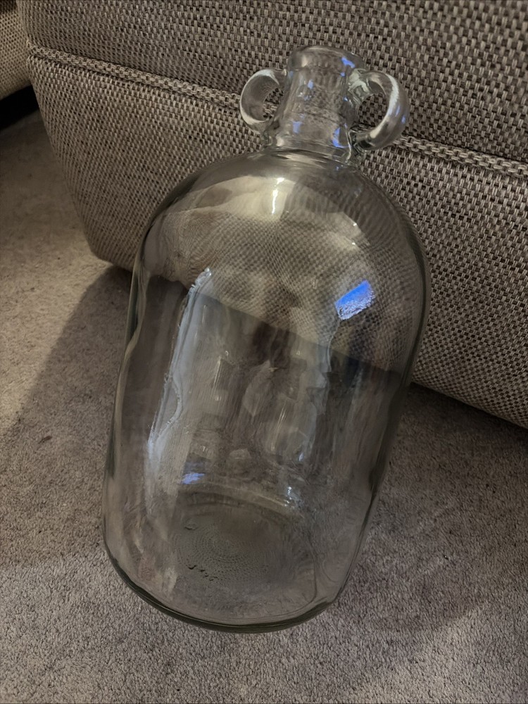Glass Unbranded Approximately 5 1/2 litres capacity