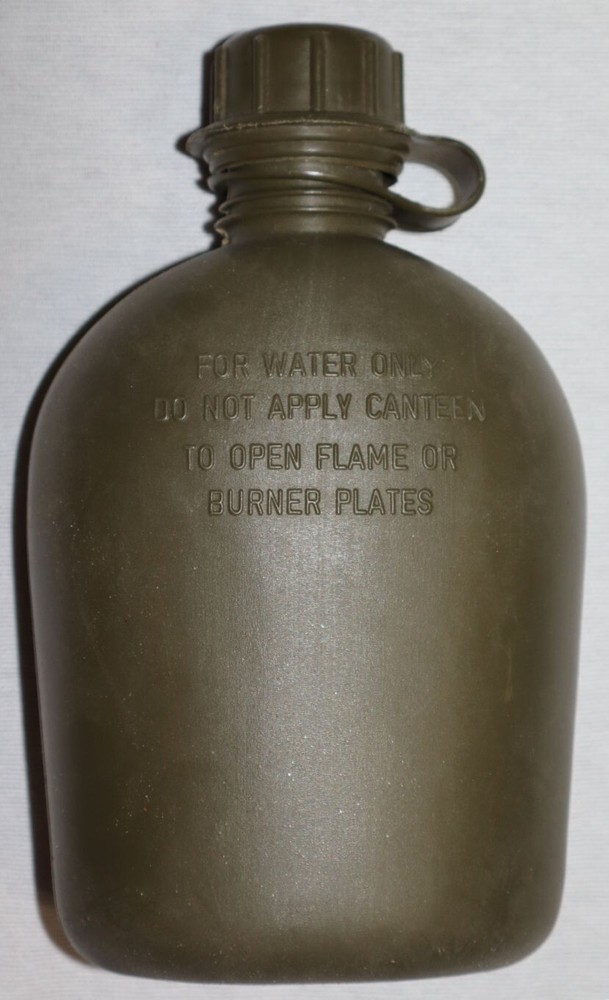 ORIGINAL 1982 DATED LC-2 CANTEEN COVER WITH 1976 DATED PLASTIC CANTEEN