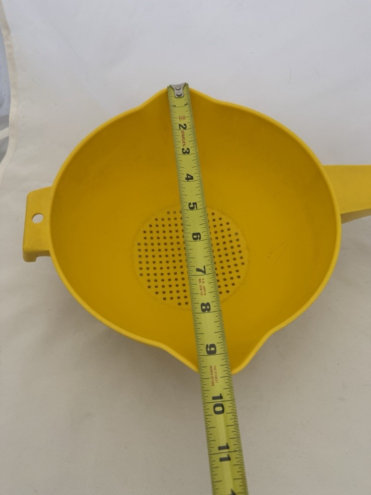 Vintage Tupperware 2 Quart Colander Strainer w/Handle 2 Pour Spouts Yellow Read