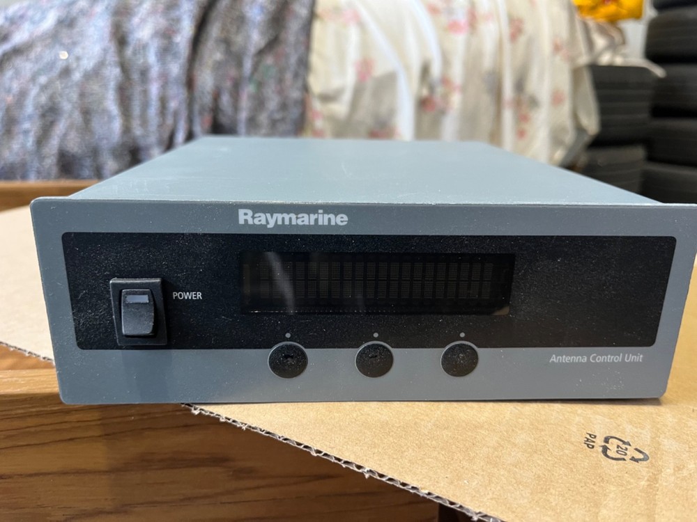 Raymarine Satelite Dish