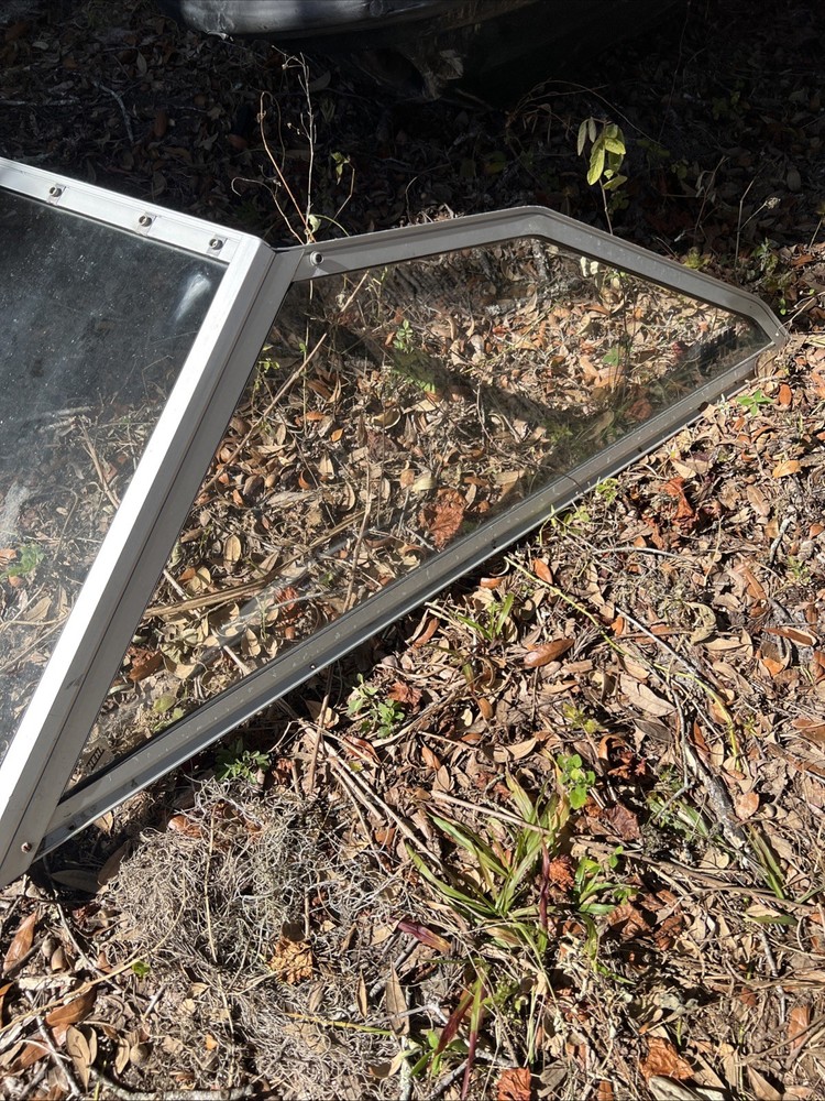 Spectrum Blue Fin 170 Windshield