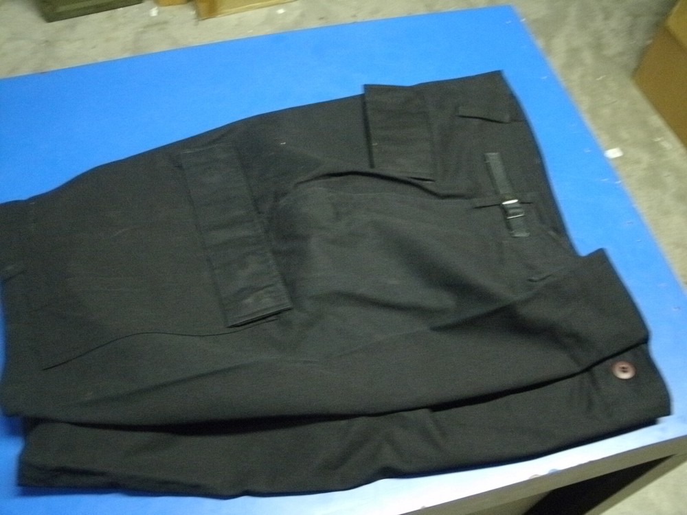 BLACK COMBAT SHORTS SIZE LARGE REGULAR NEW