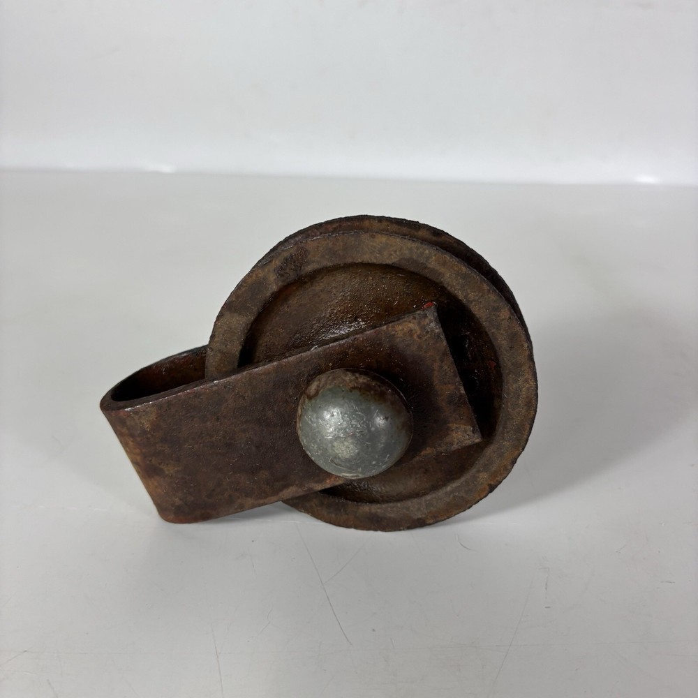 Antique Farm &barn Rustic Iron Pulley 5” LC
