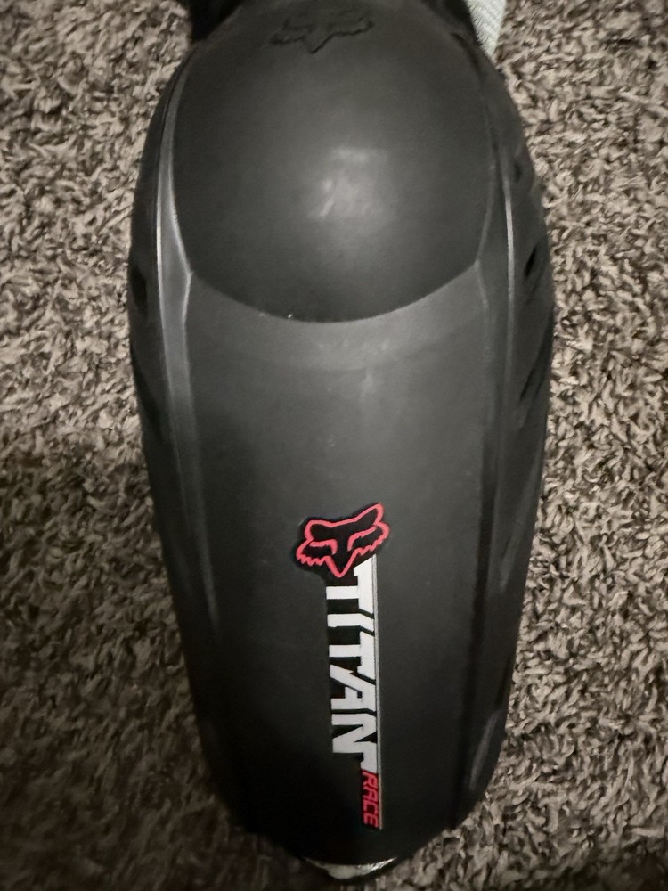 Fox Titan Race Size Small Medium Elbow Guards Black Silver NIP