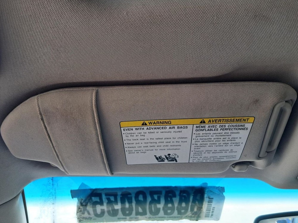 Q40 2015 Glove Box 5009850