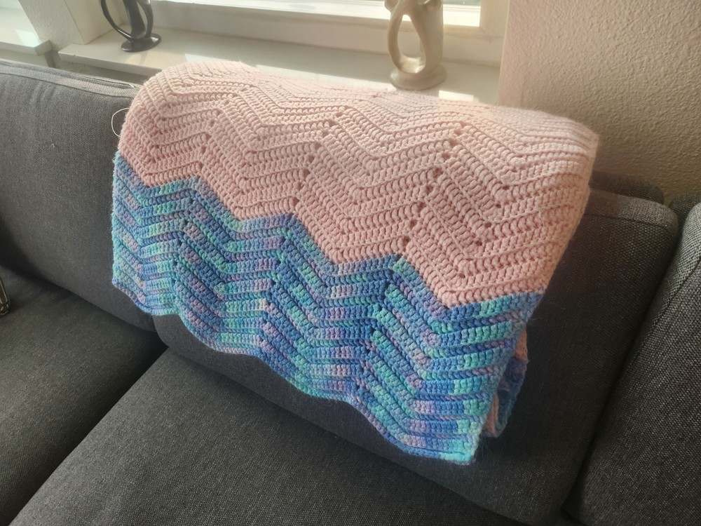 Zigzag Chevron Afghan Blanket Throw Hand Knitted Pink Blue