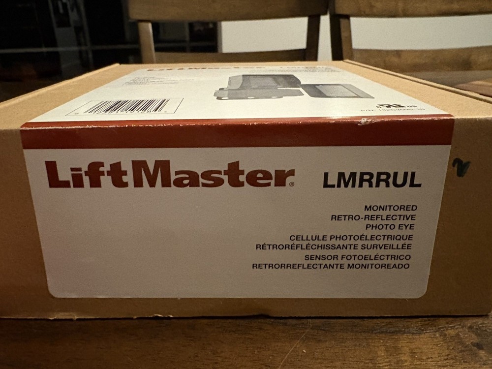 LiftMaster Photoelectric Sensor with Mounting Bracket