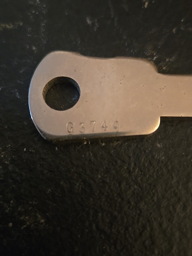 GREENWALD SENTINEL KEY CODED G3749 (3D5)