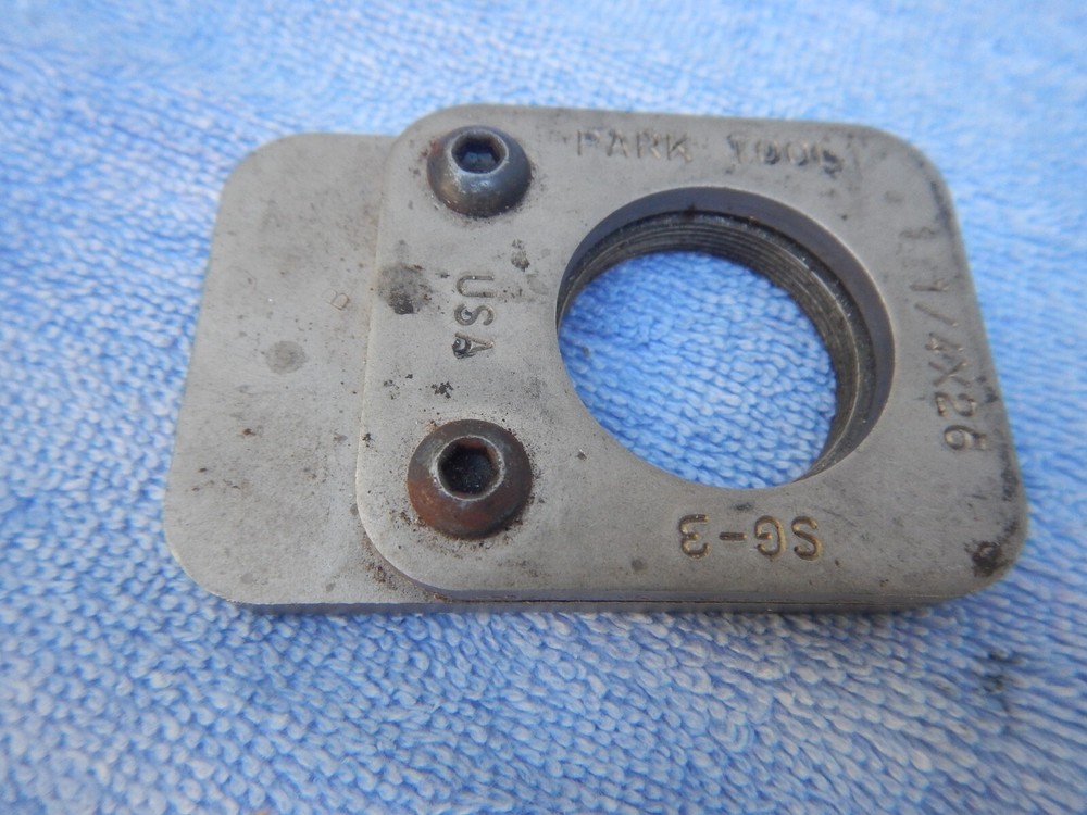 Park Tool SG-3 Threaded Fork Steerer Cutting Saw Guide Set, 1-1/4" X 26