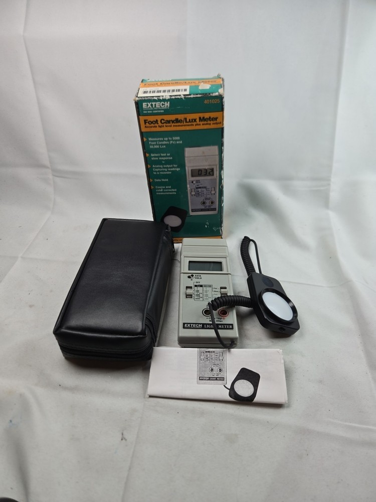 Extech 401025 Digital Light Meter  0-5000 Foot Candles W/ Box - Tested